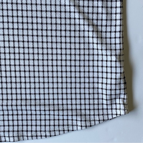 Adrianna Papell Blouse in Size Medium White Black Checked Comfy Stretch - Picture 12 of 12